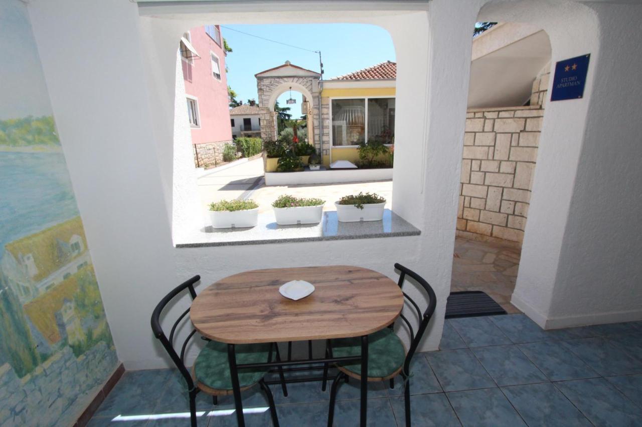 Apartments Knezovic Rovinj Chambre photo
